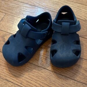 Ten Little toddler size 7 sandals